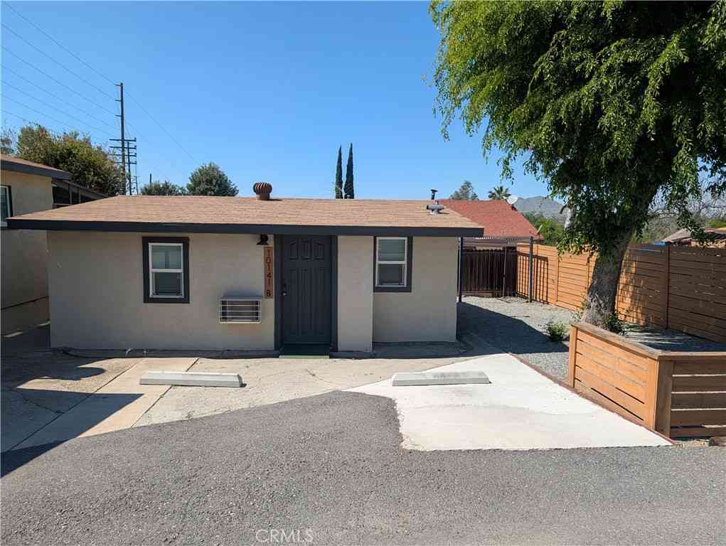 Homes For Rent - 10141 Cook Avenue #B<br/> Riverside, CA 92503