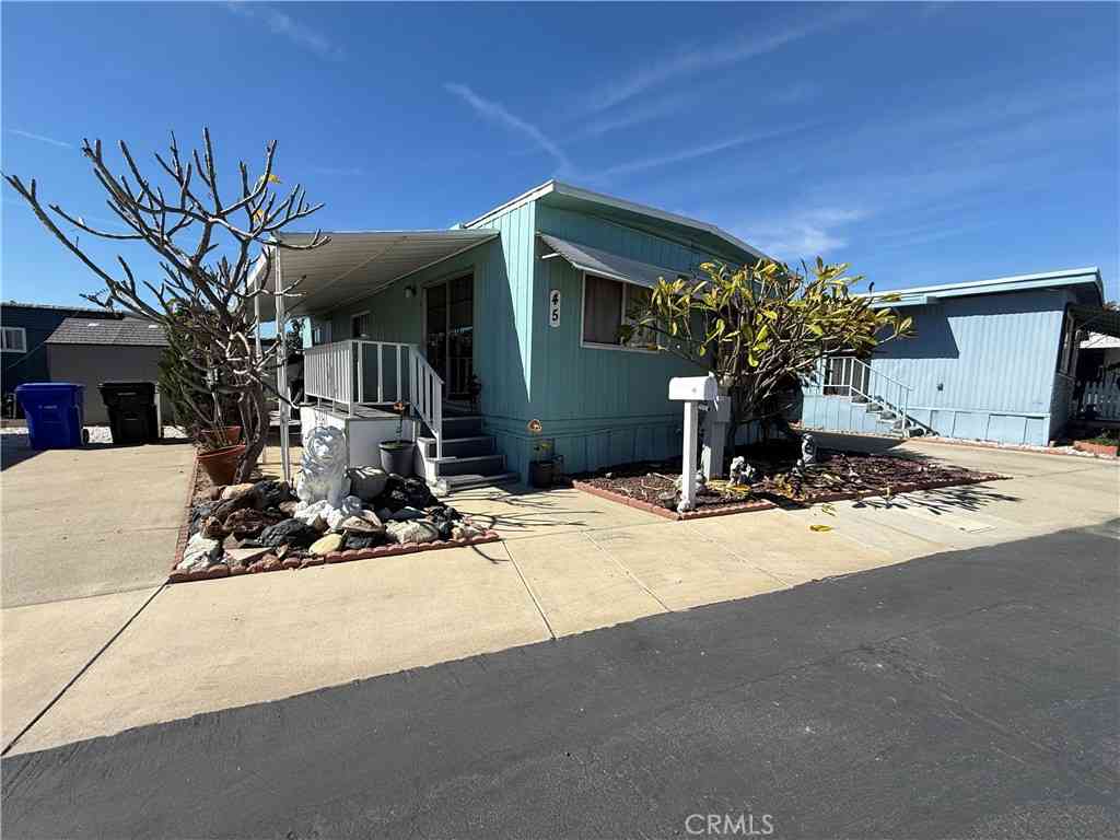 Mobile Home For Sale - 5580 Moreno St.<br/> Montclair, CA 91763