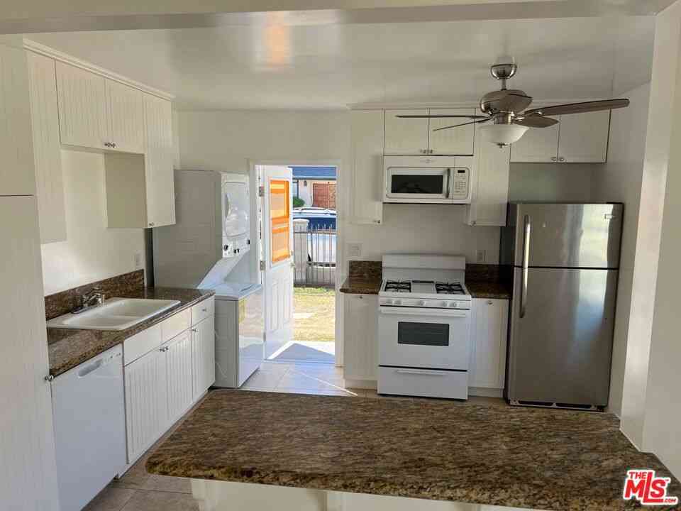 Condo For Rent - 13636 Cerise Avenue #1/2<br/> Heathrow, CA 90250