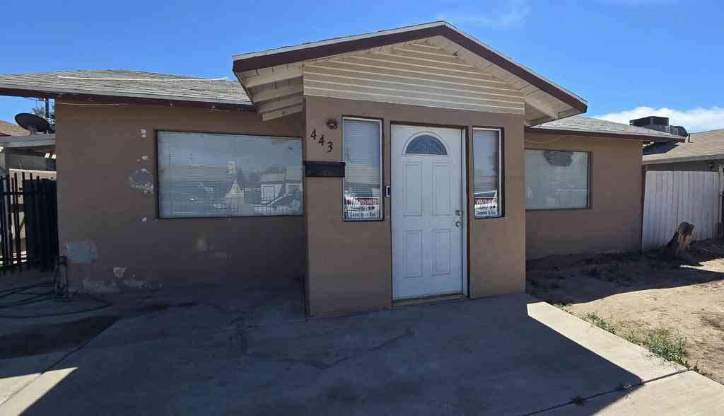 Homes For Sale - 443 W Hamilton Avenue<br/> Imperial County, El Centro, CA 92243