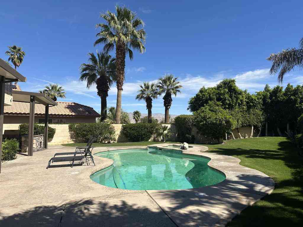 Homes For Rent - 76961 Sheffield Court<br/> Palm Desert, CA 92211