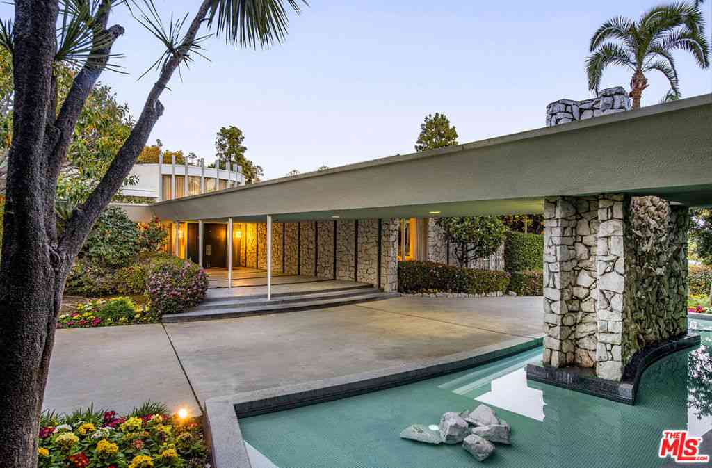 Homes For Sale - 409 Drury Lane<br/> Beverly Hills, CA 90210
