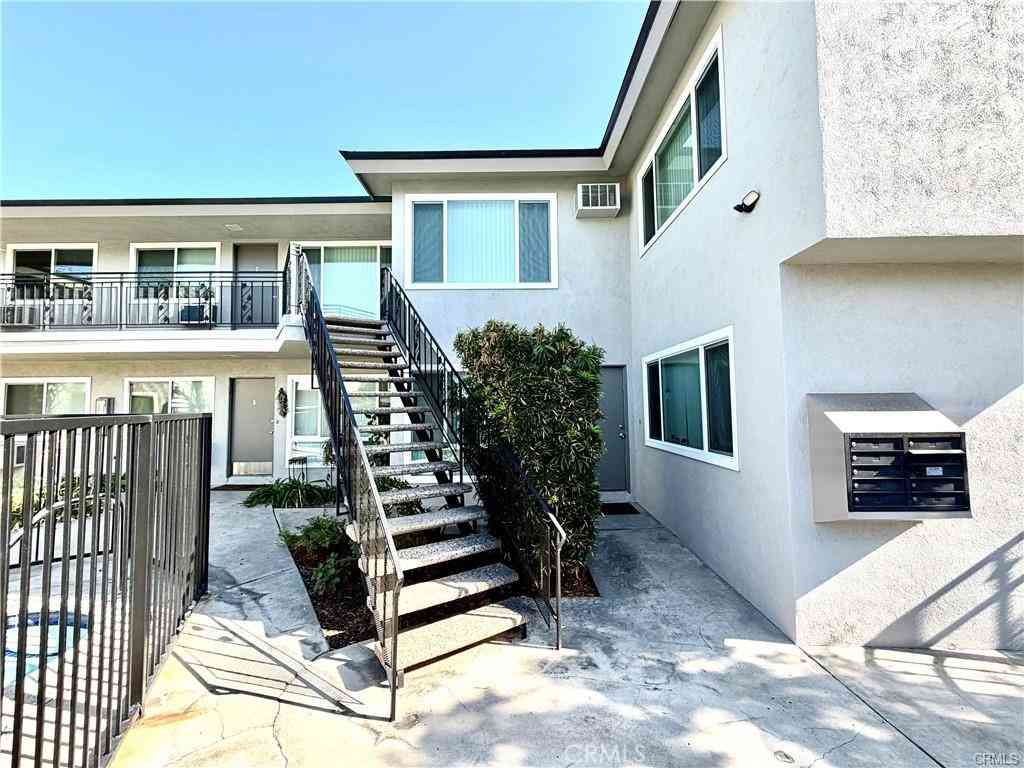 Apartment For Rent - 13829 Christine #F<br/> Whittier, CA 90605