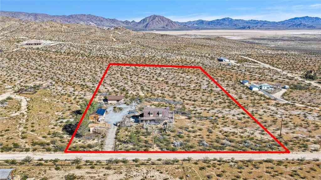 Homes For Sale - 31420 Rabbit Springs Lane<br/> Lucerne Valley, CA 92356