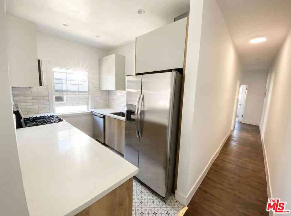 Apartment For Rent - 2666 Orchard Avenue #2666 1/4<br/> Los Angeles, CA 90007