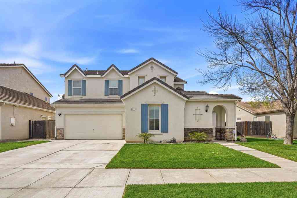 Homes For Sale - 381 Honeybell Street<br/> Los Banos, CA 93635