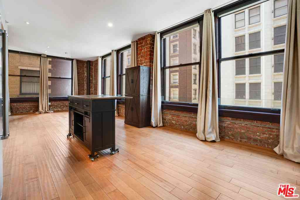 Condo For Rent - 460 S Spring Street #512<br/> Los Angeles, CA 90013