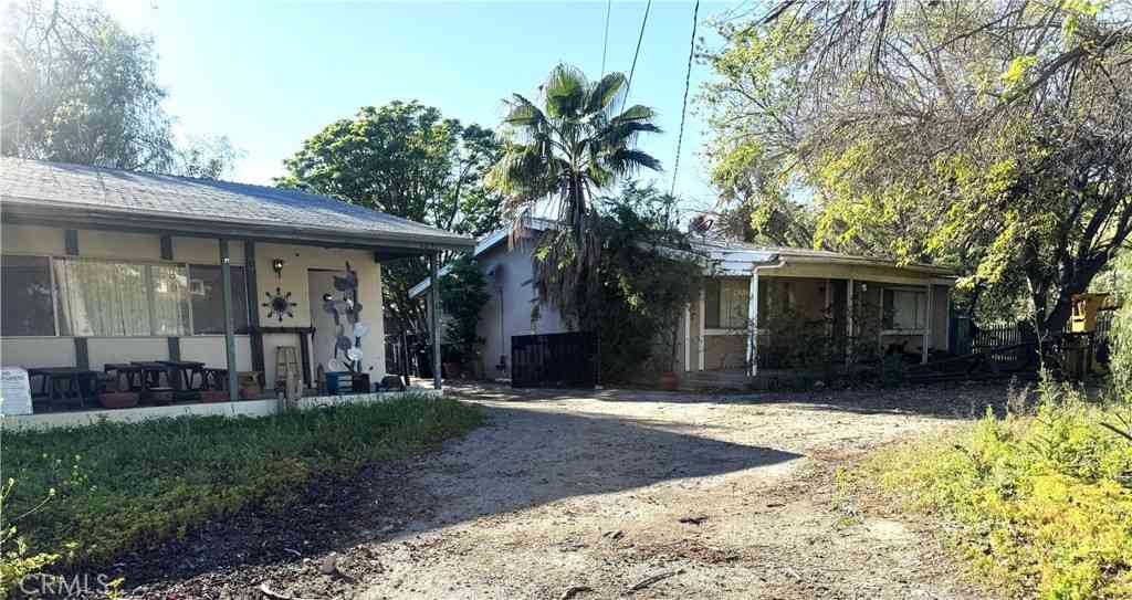 Homes For Sale - 5631 Foothill Drive<br/> Agoura Hills, CA 91301
