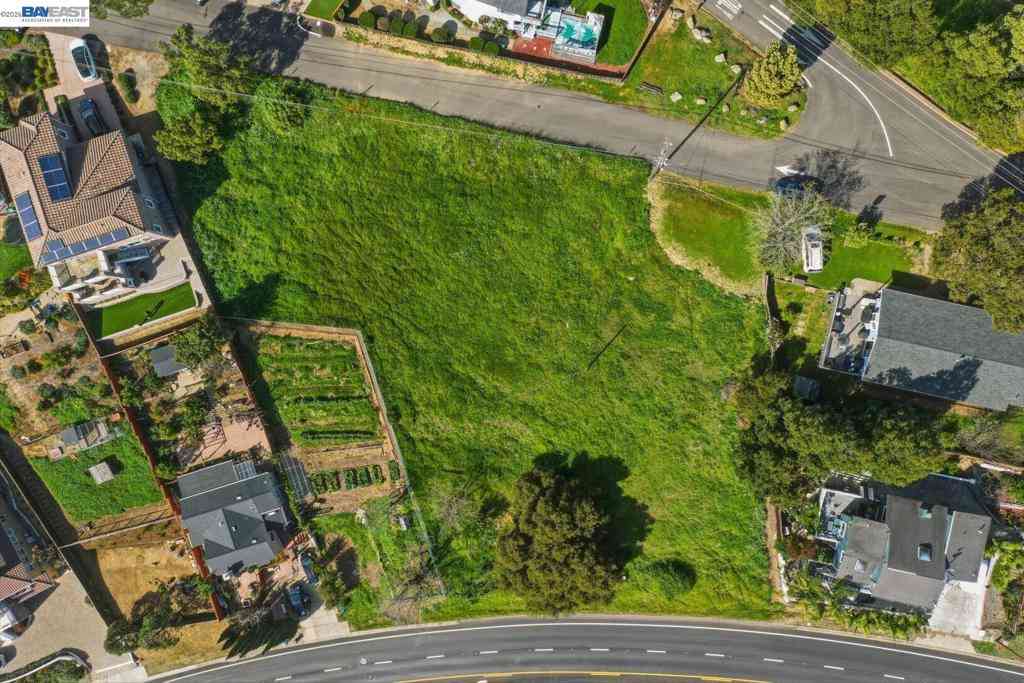 Vacant Land For Sale - 27188 Hayward Blvd<br/> Hayward, CA 94542