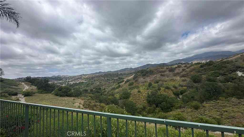 Homes For Sale - 11 Arboleda<br/> Orange County, Rancho Santa Margarita, CA 92688