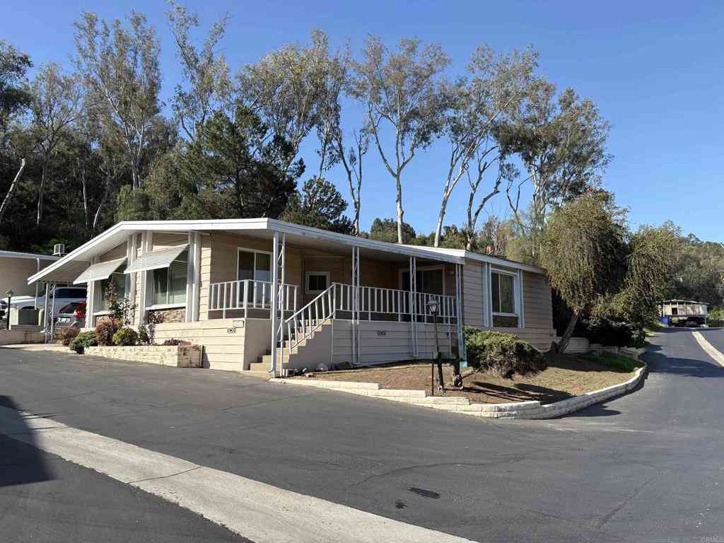 Mobile Home For Sale - 1490 S Orange Ave #127<br/> El Cajon, CA 92020