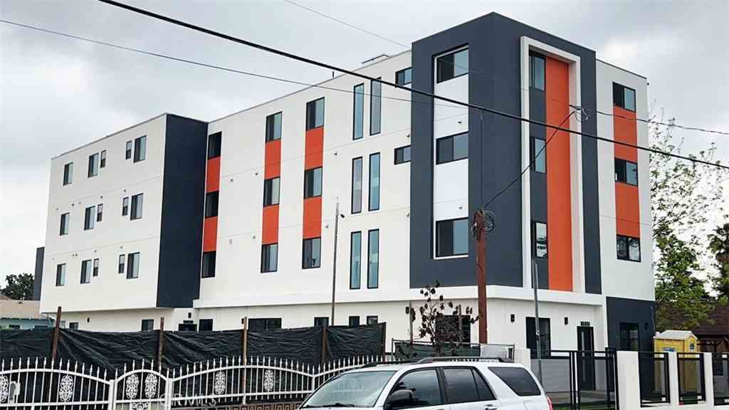 Multifamily For Rent - 1596 W 36th<br/> Los Angeles, CA 90018