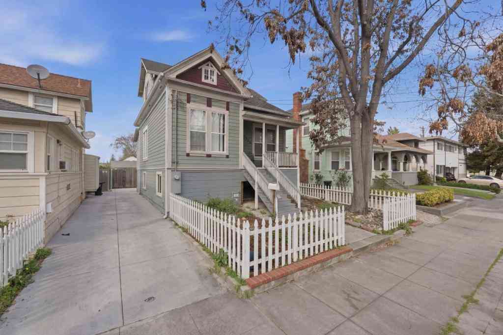 Homes For Sale - 325 E Saint John Street<br/> San Jose, CA 95112