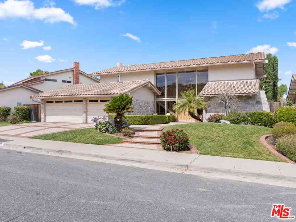 Homes For Sale - 32017 Wallington Court<br/> Westlake Village, CA 91361