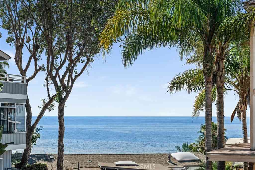 Homes For Sale - 31722 Seacliff<br/> Laguna Beach, CA 92651