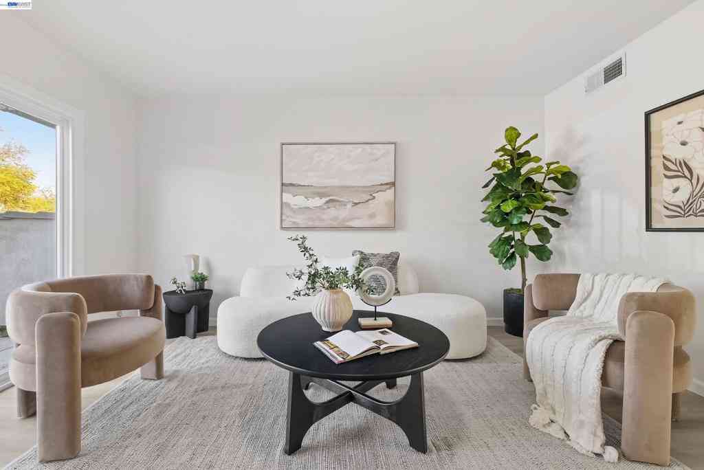 Townhouse For Sale - 4636 Granada Way<br/> Union City, CA 94587