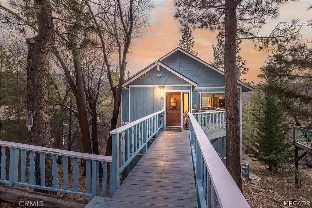 Homes For Sale - 846 Menlo<br/> Big Bear Lake, CA 92315
