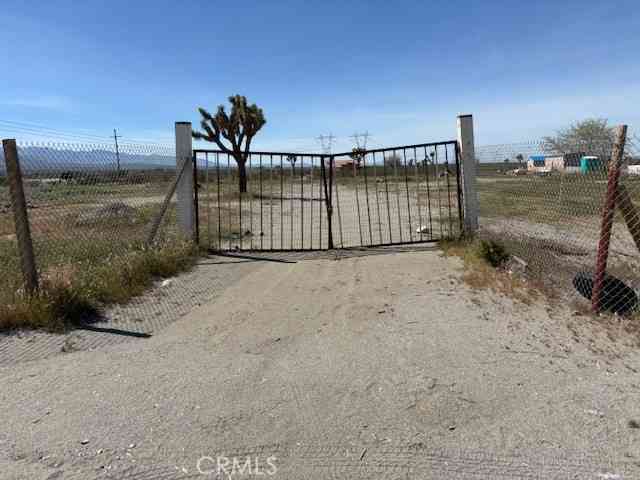 Vacant Land For Sale - 1290 Highway 18<br/> Pinon Hills, CA 92372