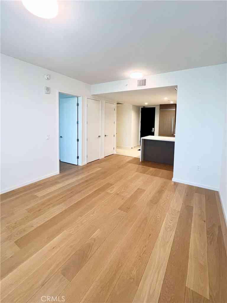 Condo For Rent - 889 Francisco Street #2901<br/> Los Angeles, CA 90017