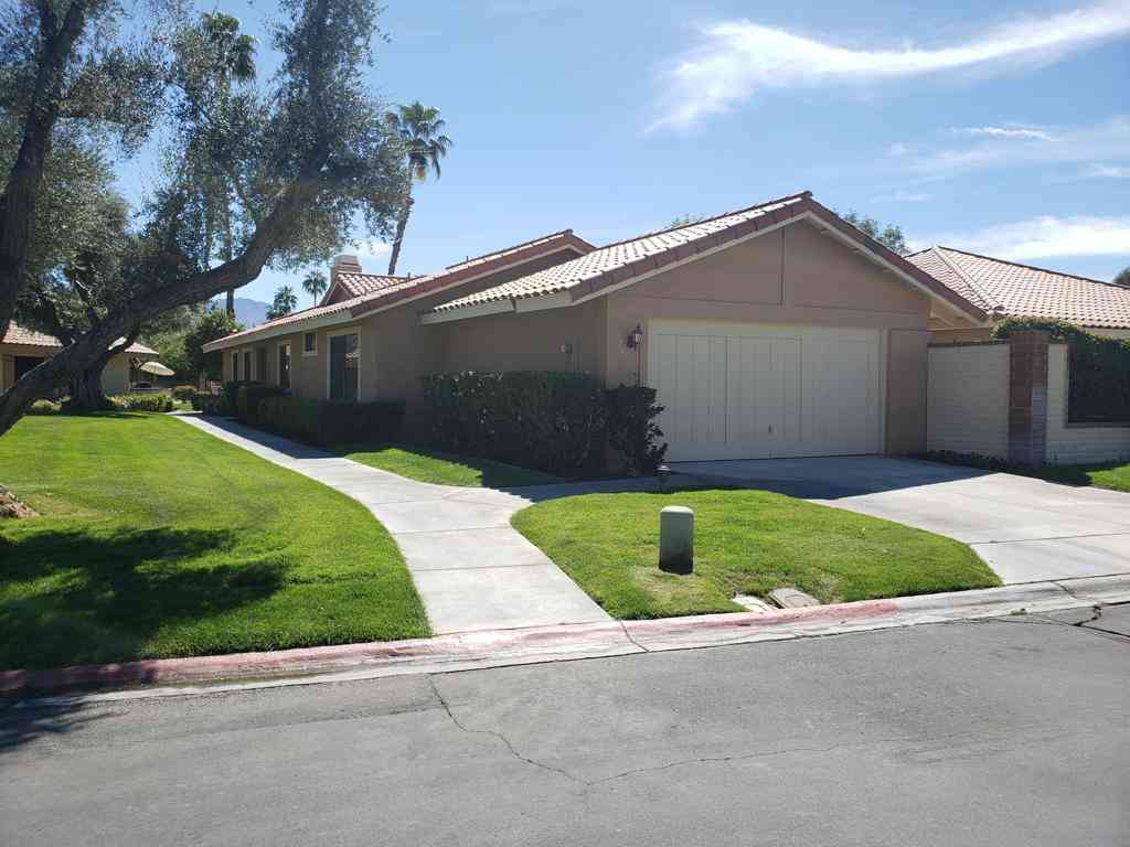 Condo For Sale - 329 S Sierra Madre S<br/> Palm Desert, CA 92260