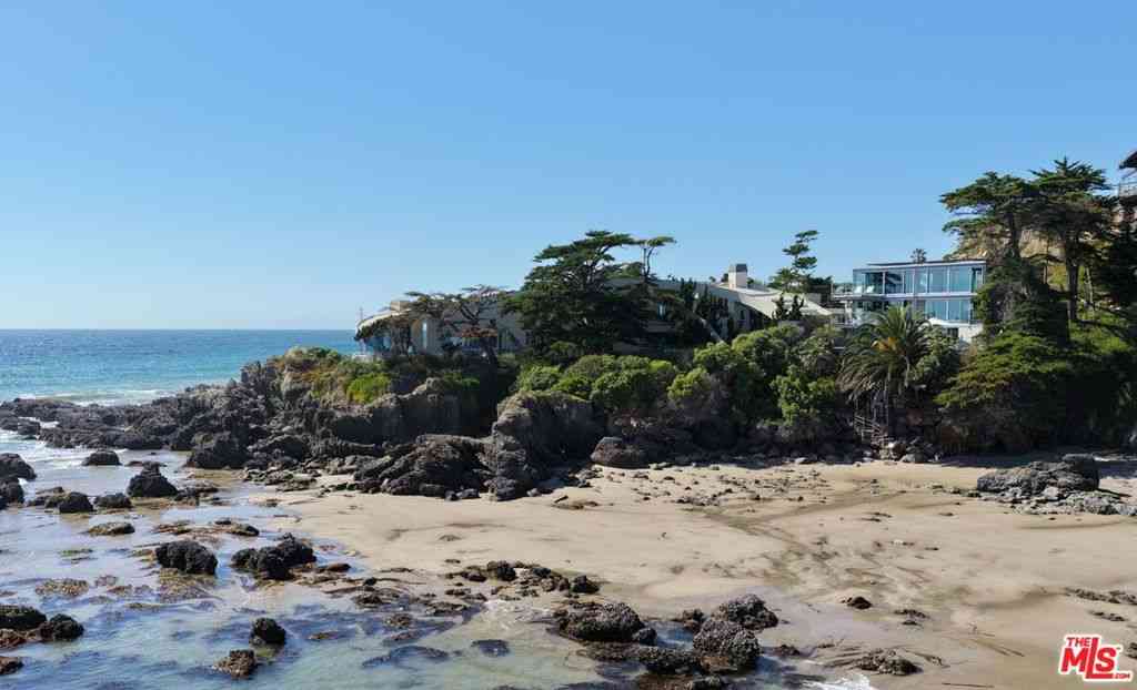 Homes For Sale - 6525 Point Lechuza Drive<br/> Malibu, CA 90265