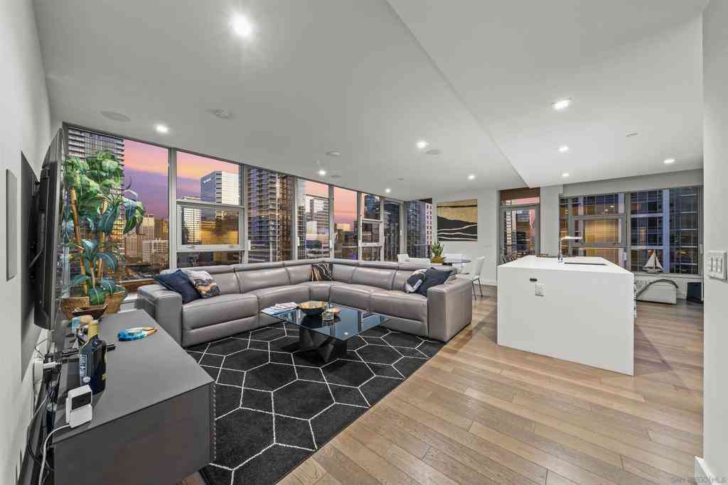 Condo For Sale - 1388 Kettner Blvd #1706<br/> San Diego, CA 92101