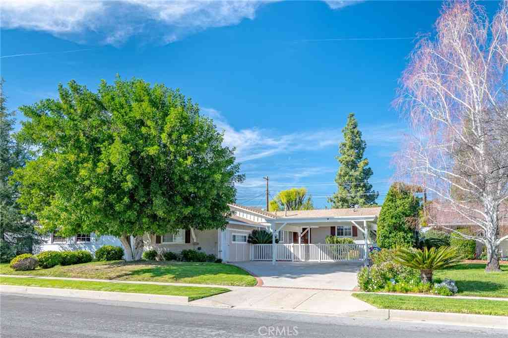 Homes For Sale - 22459 Covello St<br/> West Hills, CA 91307