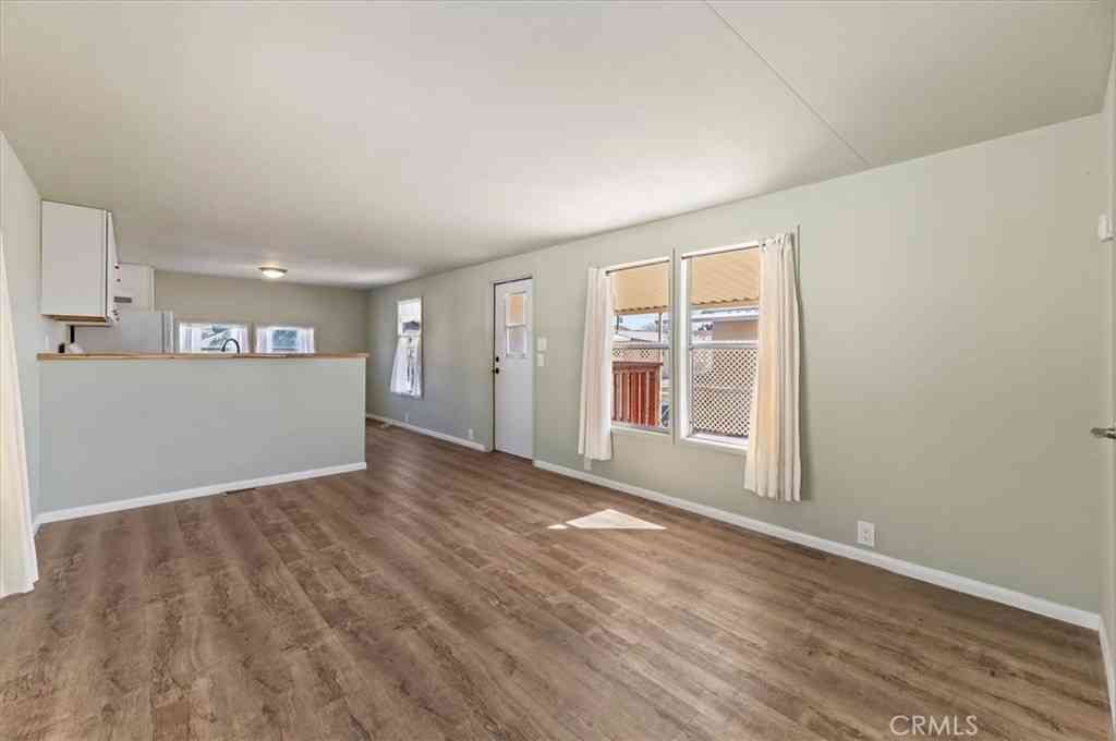 Mobile Home For Sale - 54999 Martinez Trail #20<br/> Yucca Valley, CA 92284