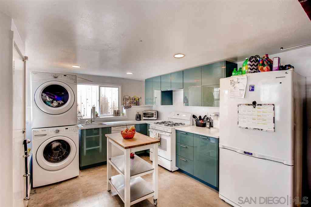 Homes For Rent - 4052 Tennyson Street #TERRACE LEVEL<br/> San Diego, CA 92107