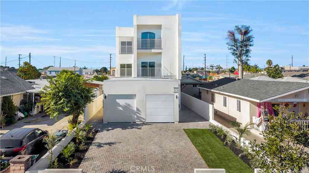 Multifamily For Rent - 10905 Dalerose #B<br/> Inglewood, CA 90304