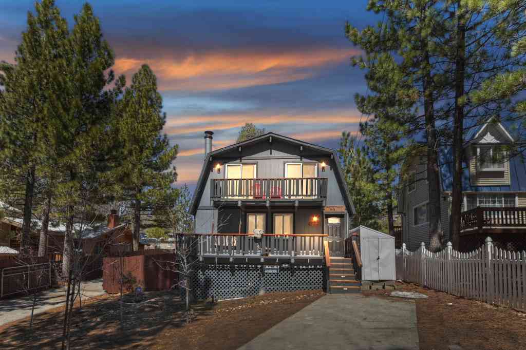 Homes For Sale - 40138 Hillcrest Drive<br/> Big Bear, CA 92315