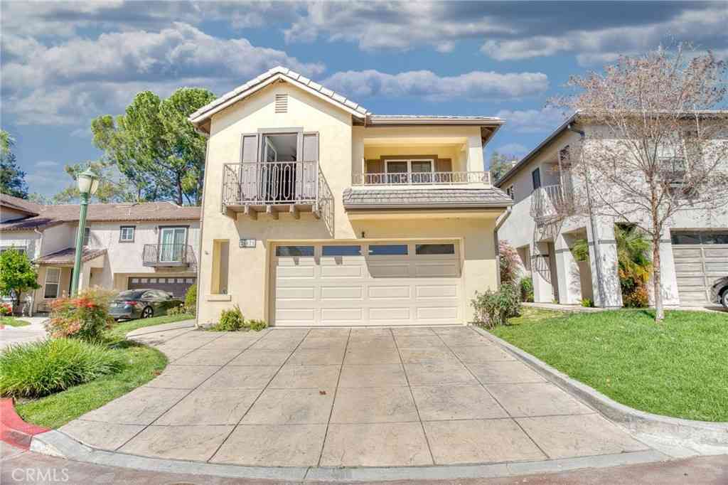 Homes For Sale - 26671 Country Creek Lane<br/> Calabasas, CA 91302