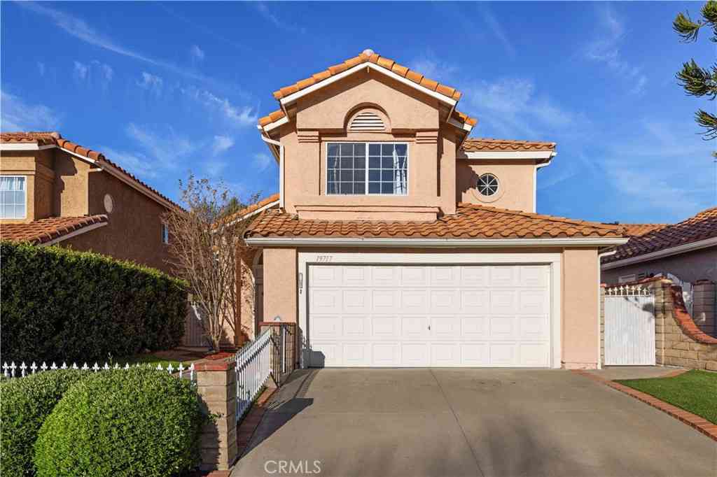 Homes For Sale - 19717 Azure Field<br/> Newhall, CA 91321