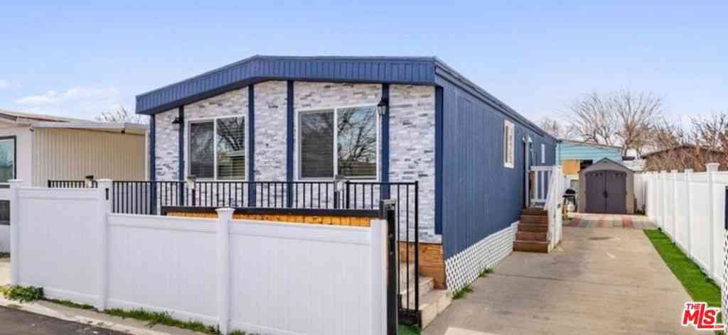 Mobile Home For Sale - 3300 15th St W #383<br/> Rosamond, CA 93560