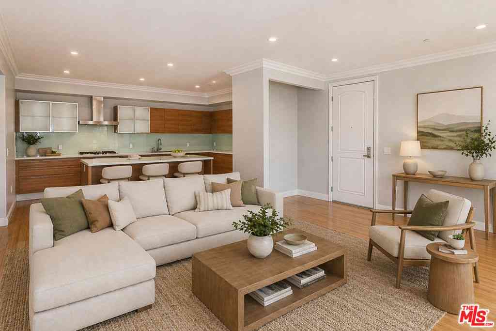 Condo For Rent - 1283 Havenhurst Drive #306<br/> West Hollywood, CA 90046