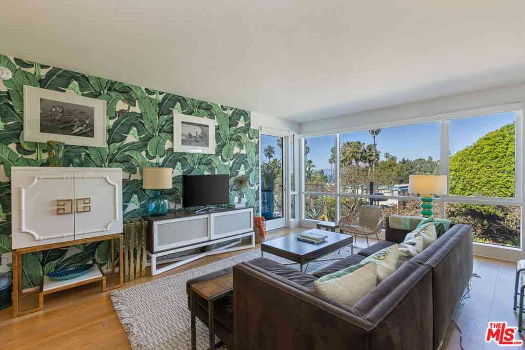 Condo For Sale - 1705 Ocean Avenue #306<br/> Santa Monica, CA 90401