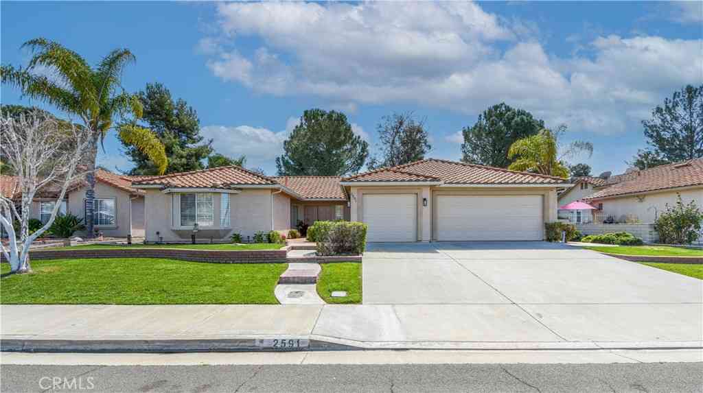 Homes For Sale - 2591 Peach Tree<br/> Hemet, CA 92545
