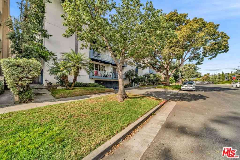 Condo For Rent - 900 Euclid Street #307<br/> Santa Monica, CA 90403