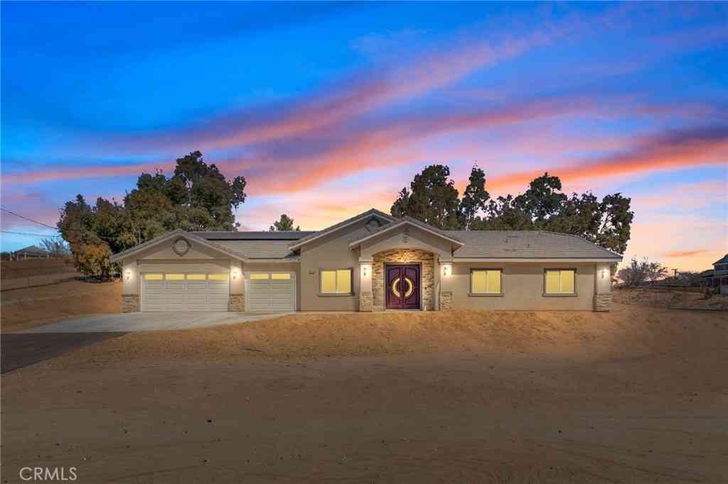 Homes For Sale - 18756 Centennial Street<br/> Hesperia, CA 92345