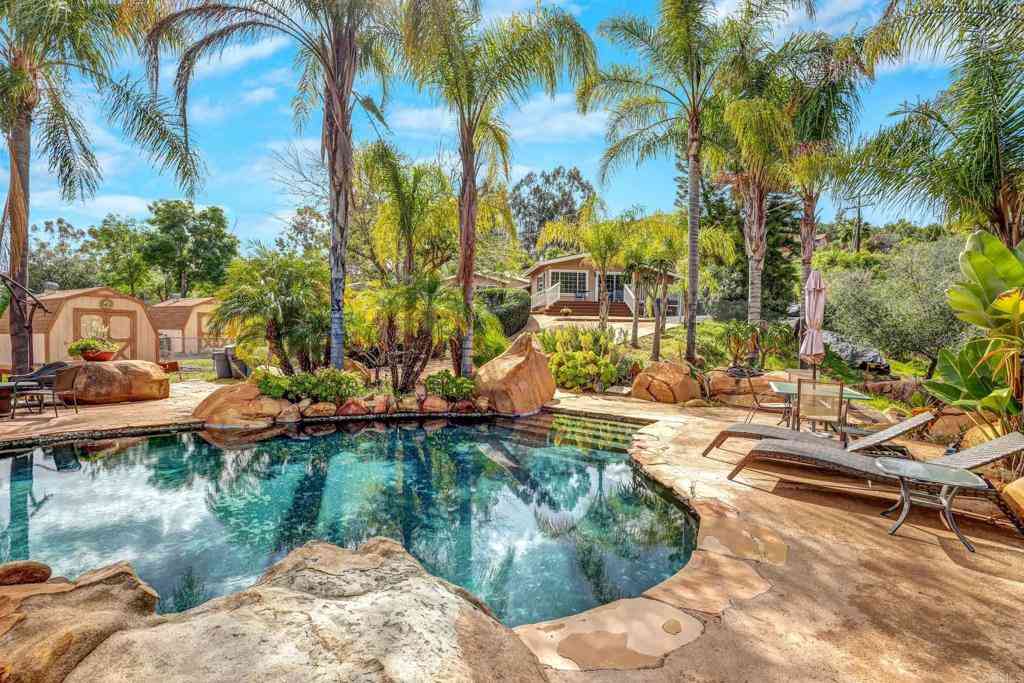 Homes For Sale - 11985 Rocoso Road<br/> Lakeside, CA 92040