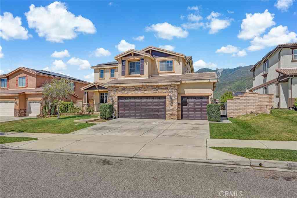 Homes For Sale - 15356 Thistle Street<br/> Fontana, CA 92336
