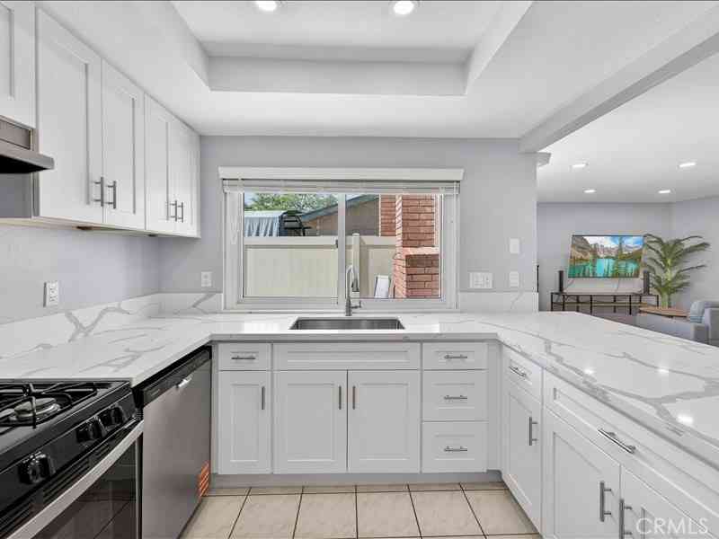 Townhouse For Sale - 5442 Villa #4<br/> Cypress, CA 90630