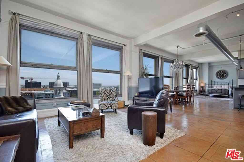 Condo For Rent - 108 W 2nd Street #806<br/> Los Angeles, CA 90012