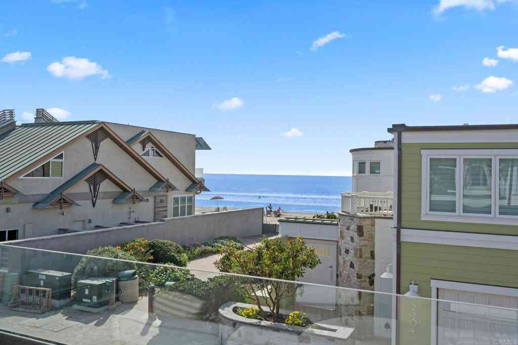 Homes For Rent - 2211 Ocean Front<br/> Del Mar, CA 92014