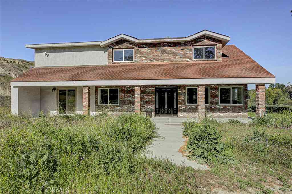 Homes For Sale - 27506 Oak Spring Canyon Road<br/> Canyon Country, CA 91387