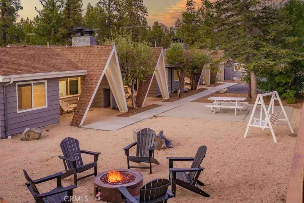 Homes For Rent - 560 Edgemoor #5<br/> Big Bear Lake, CA 92315