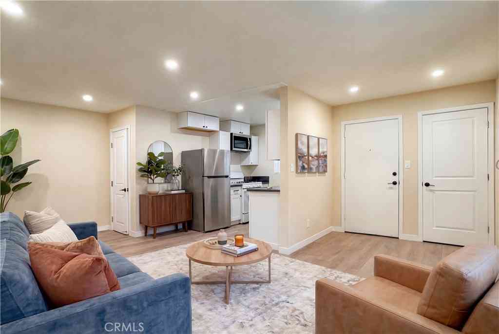 Condo For Rent - 6911 Ben #1<br/> North Hollywood, CA 91605