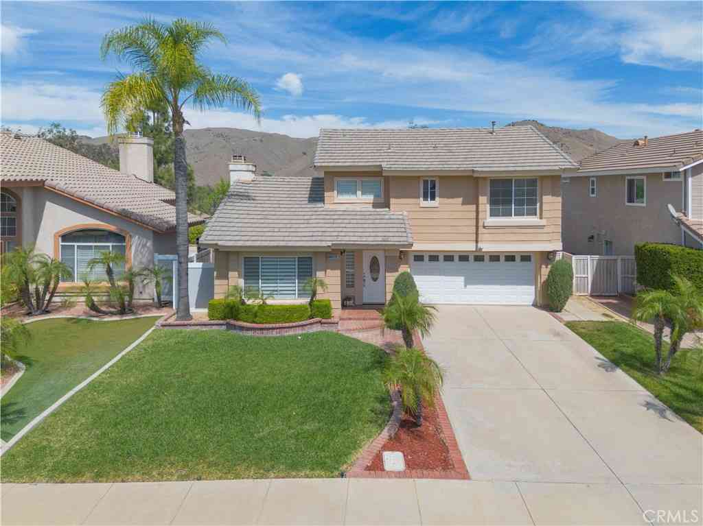 Homes For Sale - 13390 Cloudburst Drive<br/> Corona, CA 92883