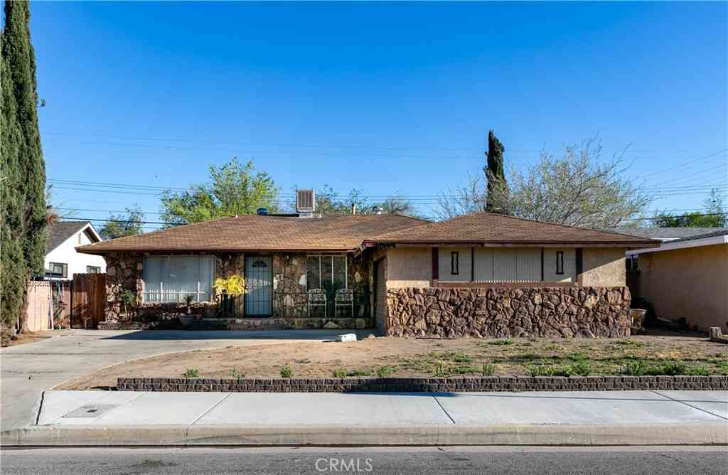 Homes For Sale - 1017 W Avenue H8<br/> Lancaster, CA 93534