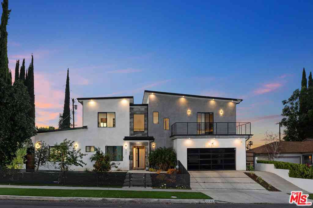 Homes For Sale - 5131 Etiwanda Avenue<br/> Tarzana, CA 91356